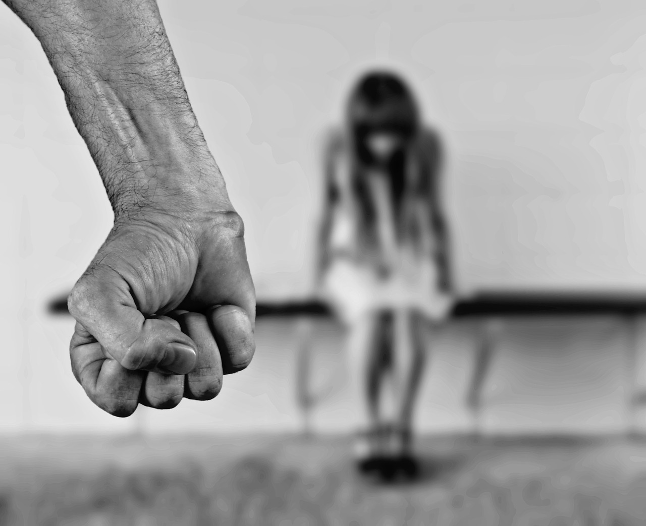 La violence conjugale est punie par la loi