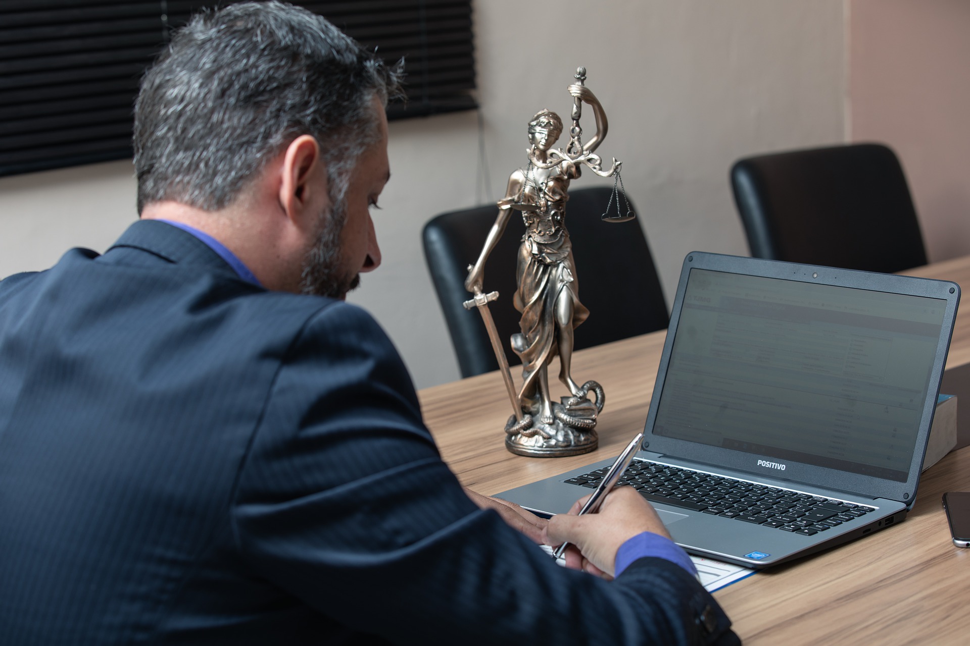La convention d’honoraires d’avocat : clauses et rétractation