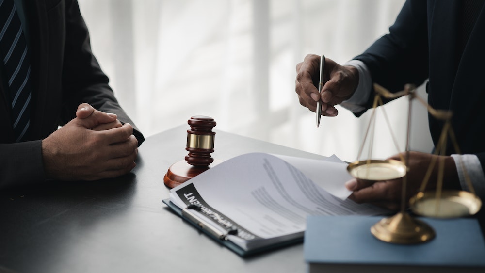 Diffamation : Comprendre et se protéger contre les atteintes à la réputation