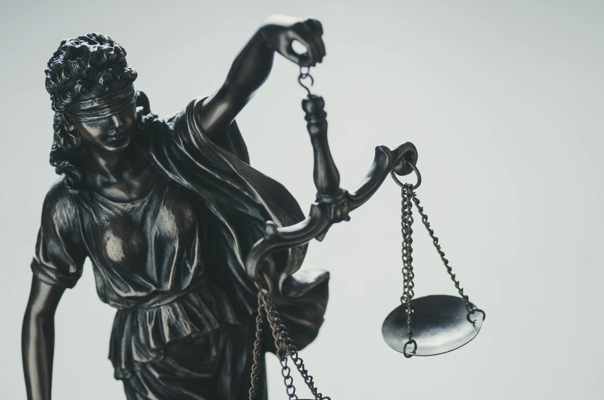 Défendre ses droits face aux abus de pouvoir des syndics de copropriété
